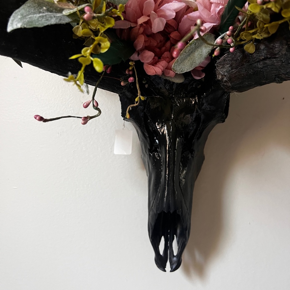 Black Floral Skull Wall Decor Coquette Gothic Western authentic skull 
Beautiful - Picture 10 of 14